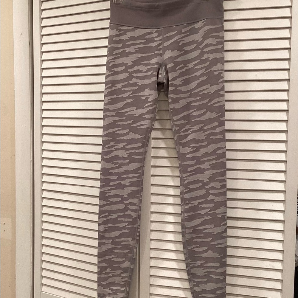 Under Armour Gray Camouflage Leggings